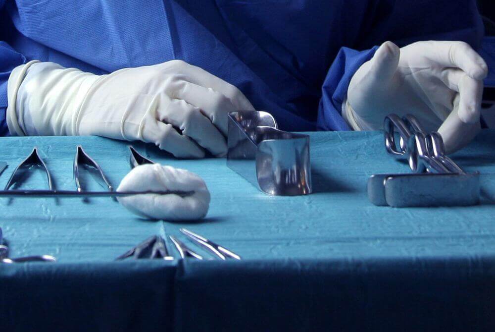 L’eau purifiée pour les services de stérilisation