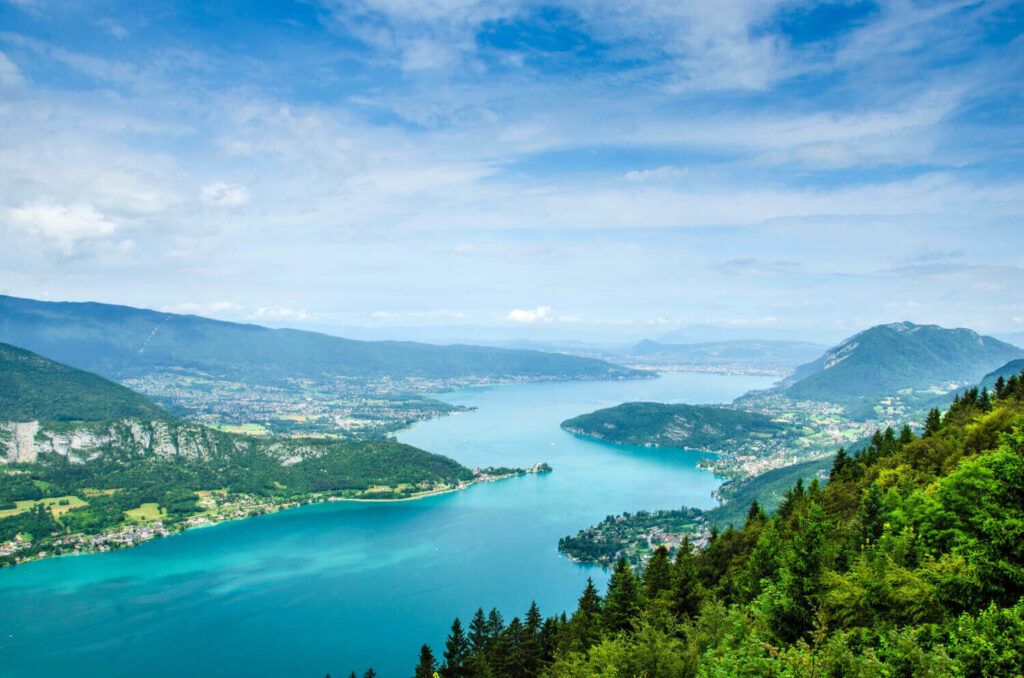 Basée à Annecy, Elmatec est une PME française reconnue pour son expertise dans les technologies de séparation membranaire et d’électro-séparation